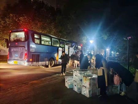 商旅馳援寧波用車2_副本.jpg 商旅馳援寧波用車2_副本.jpg